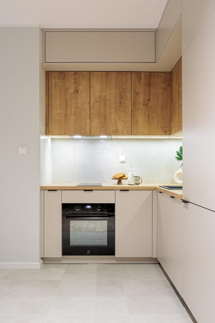 Kitchen - Classic Package in Cream and Wood